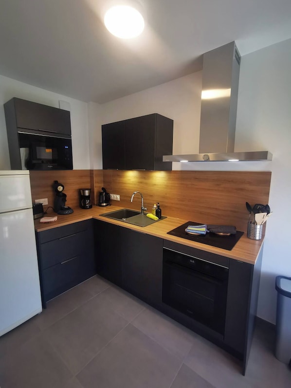 Microwave, oven, stovetop, dishwasher
