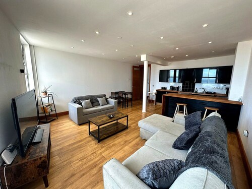 Seaside Apartment, on the doorstep of the Beach!