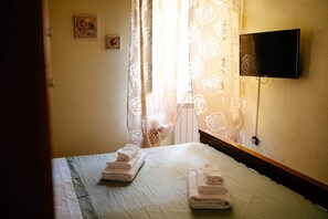 2 makuuhuonetta, silitysrauta/-lauta, Wi-Fi, vuodevaatteet