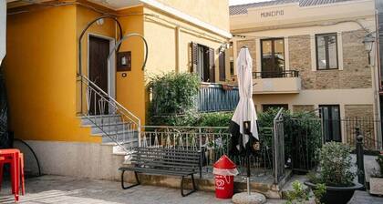 Zeus House - apartment at the entrance to Wonderlan, Netflix, WiFi, A/C