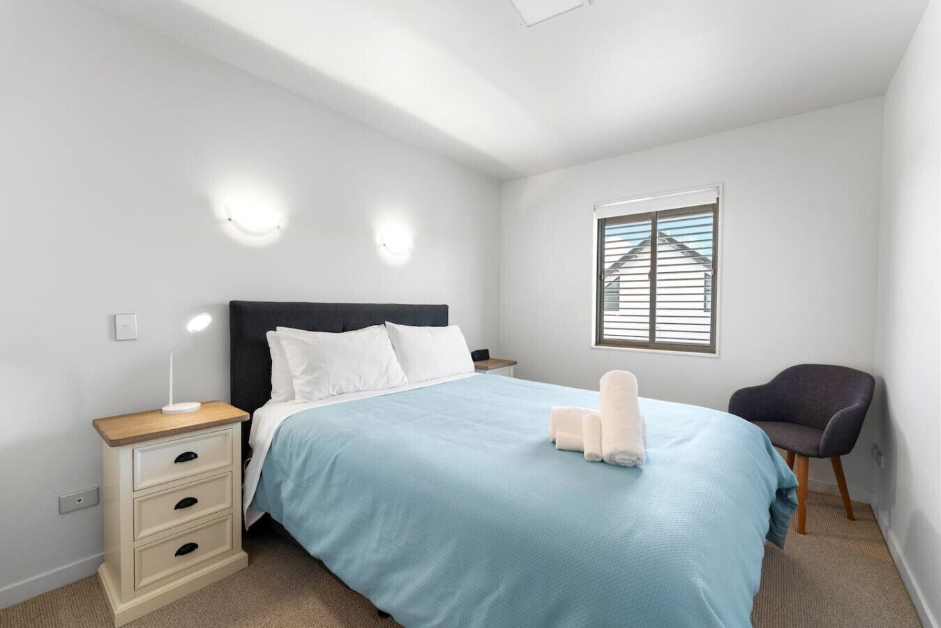 2 habitaciones, tabla de planchar con plancha y wifi gratis 