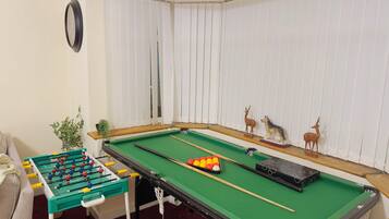 Hus - 3 soveværelser - udsigt til have | Spillelokale