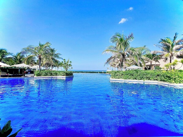 Outdoor pool, open 6:00 AM to 6:00 PM, pool umbrellas, pool loungers - Deluxe Villa Beach Front (Cam Lam)