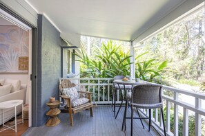 Outdoor dining - Elysian Escape  - 4 Pools, Lakeside, Raffertys Resort (Cams Wharf)
