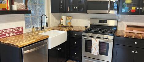 Micro-ondes, four, plaque de cuisson, lave-vaisselle