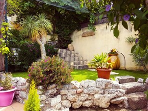 Property grounds - Character villa with swimming pool and panoramic view of Marseille harbor (Allauch)