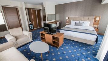 Standard Suite, Balcony, Mountain View | Desk, free WiFi