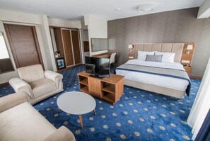 Standard Suite, Balcony, Mountain View | Desk, free WiFi