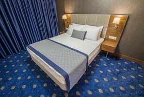 Standard Suite, Balcony, Mountain View | Desk, free WiFi