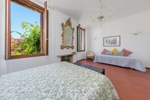 Bügeleisen/Bügelbrett, Internetzugang, Bettwäsche