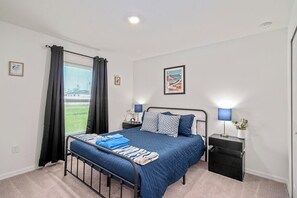 4 bedrooms, desk, iron/ironing board, travel crib