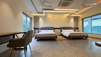 Kamar Twin Comfort | Ruang kerja ramah laptop dan Wi-Fi gratis