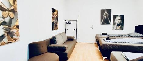 3 bedrooms, bed sheets