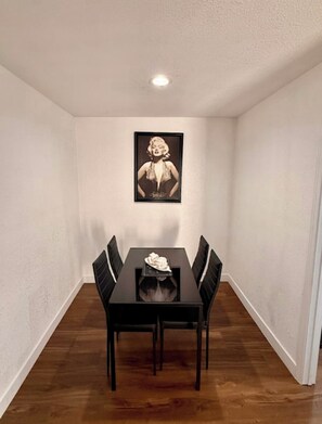 Dining - Oasis of Peace (Las Vegas)
