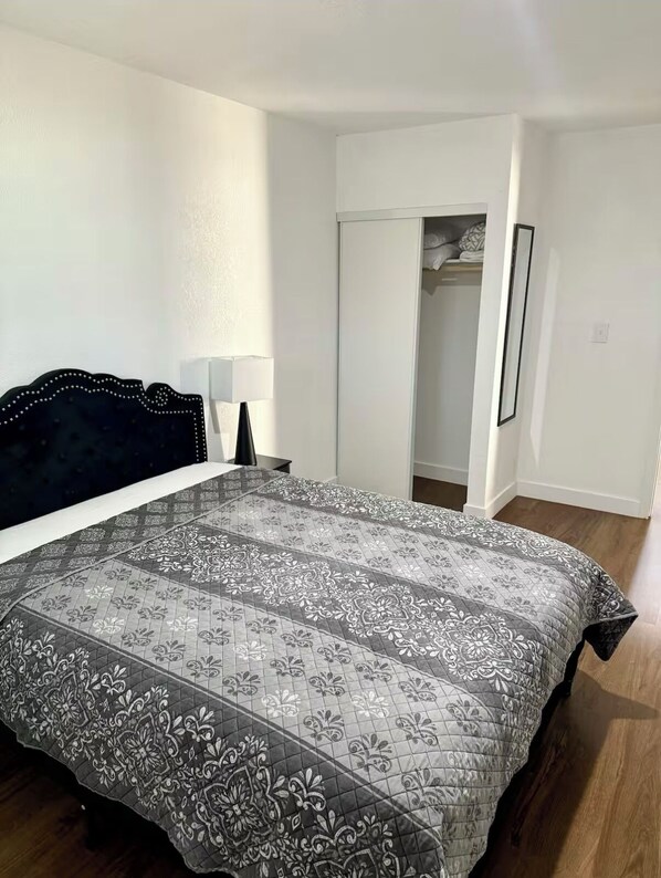 2 bedrooms, iron/ironing board, WiFi, bed sheets
