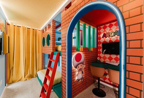 6 habitaciones, escritorio y tabla de planchar con plancha 