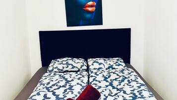 1 bedroom, bed sheets