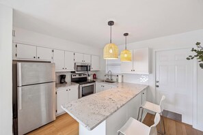 Mikrobølgeovn, ovn, kogeplade, opvaskemaskine