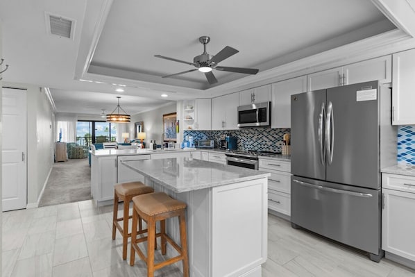Fridge, microwave, stovetop, dishwasher