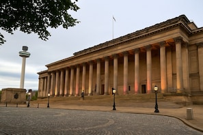 Point of interest - Spacious Central Apt - Steps to Nightlife & Action (Liverpool)