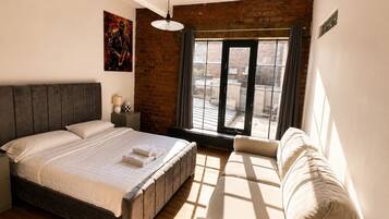1 bedroom, desk, iron/ironing board, WiFi (free)