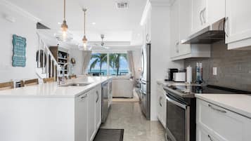 微波炉、烤箱、炉灶