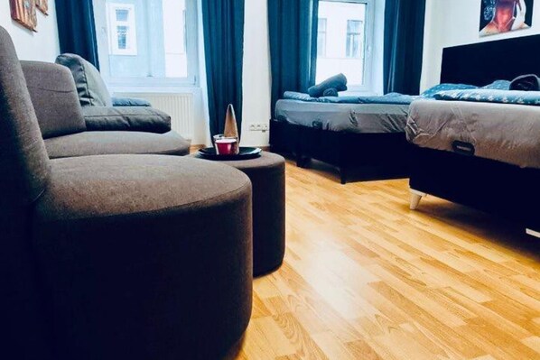 1 bedroom, bed sheets