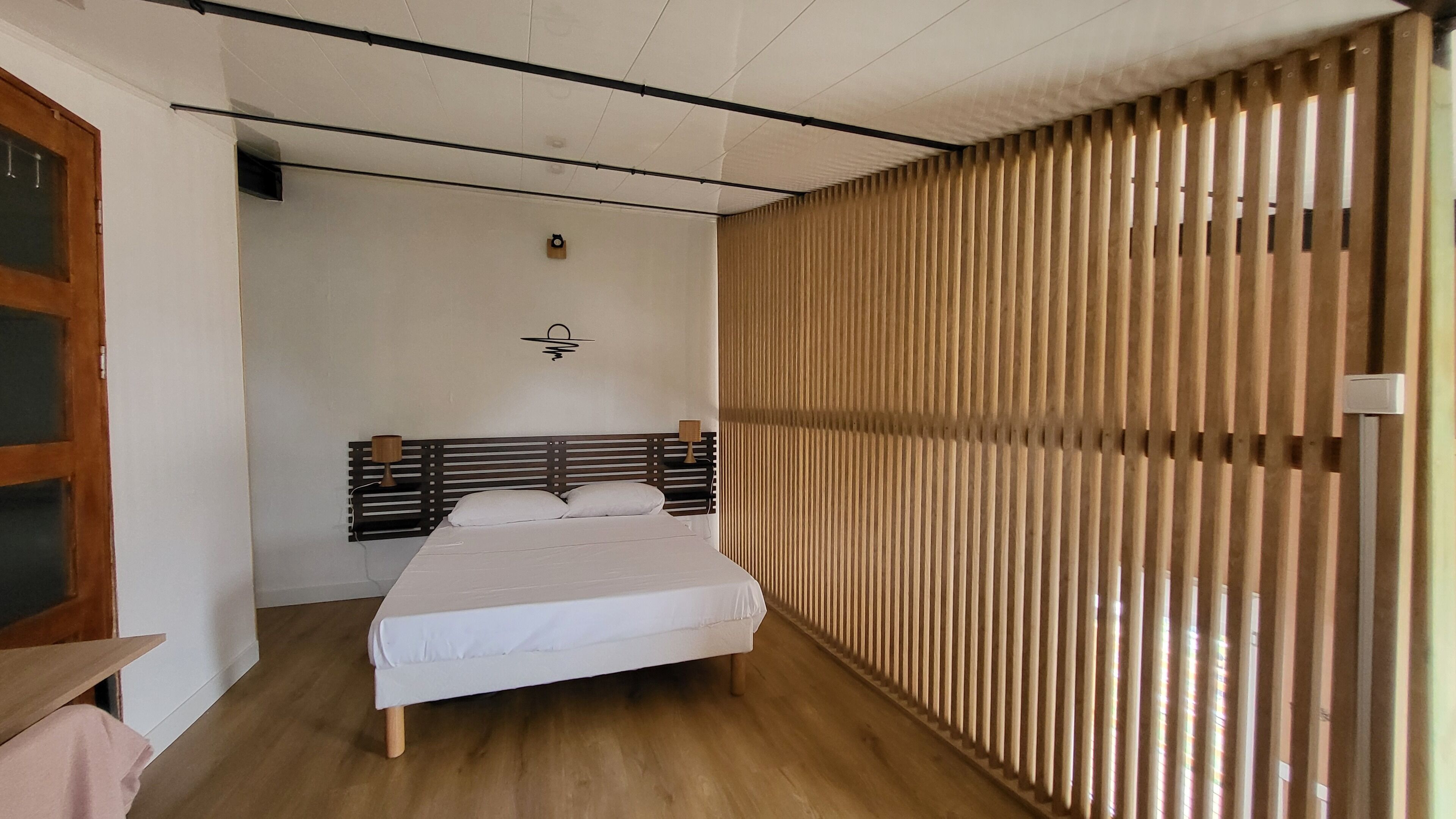 1 chambre, fer et planche à repasser, accès Internet, draps fournis