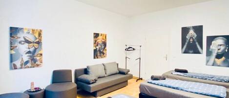 1 bedroom, bed sheets