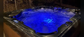 Spacious 6-bedroom villa in charming Accra with AC