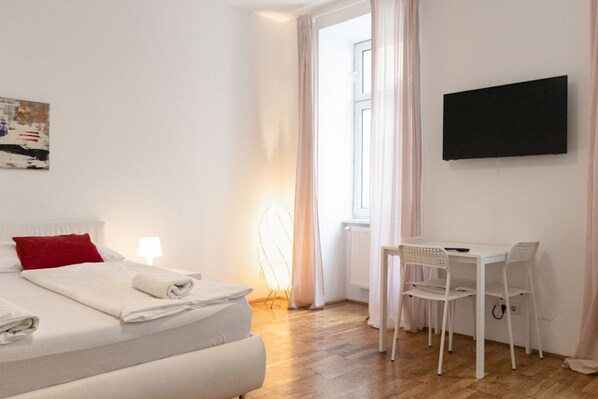 1 bedroom, WiFi, bed sheets
