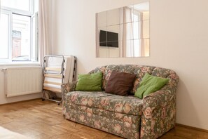 Smart TV - Cozy Room in shared Apartment with Great Location (Wien)