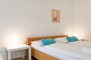 1 bedroom, WiFi, bed sheets