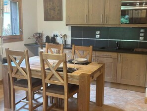 Dining - Cosy apartment in the center of Samoëns! (Samoëns)