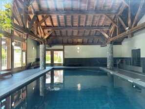 Piscine intérieure, piscine chauffée