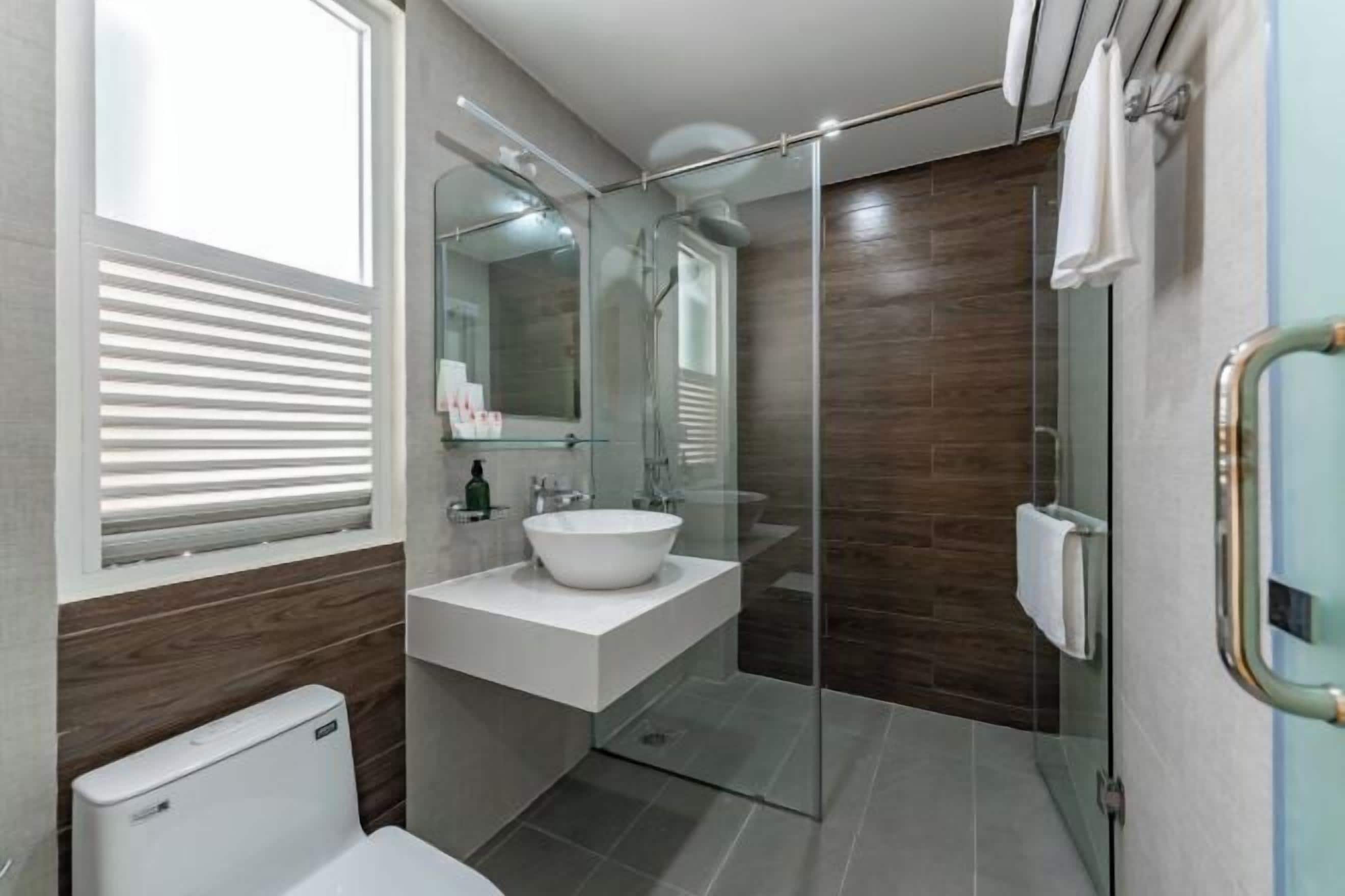 Desk, iron/ironing board, free WiFi