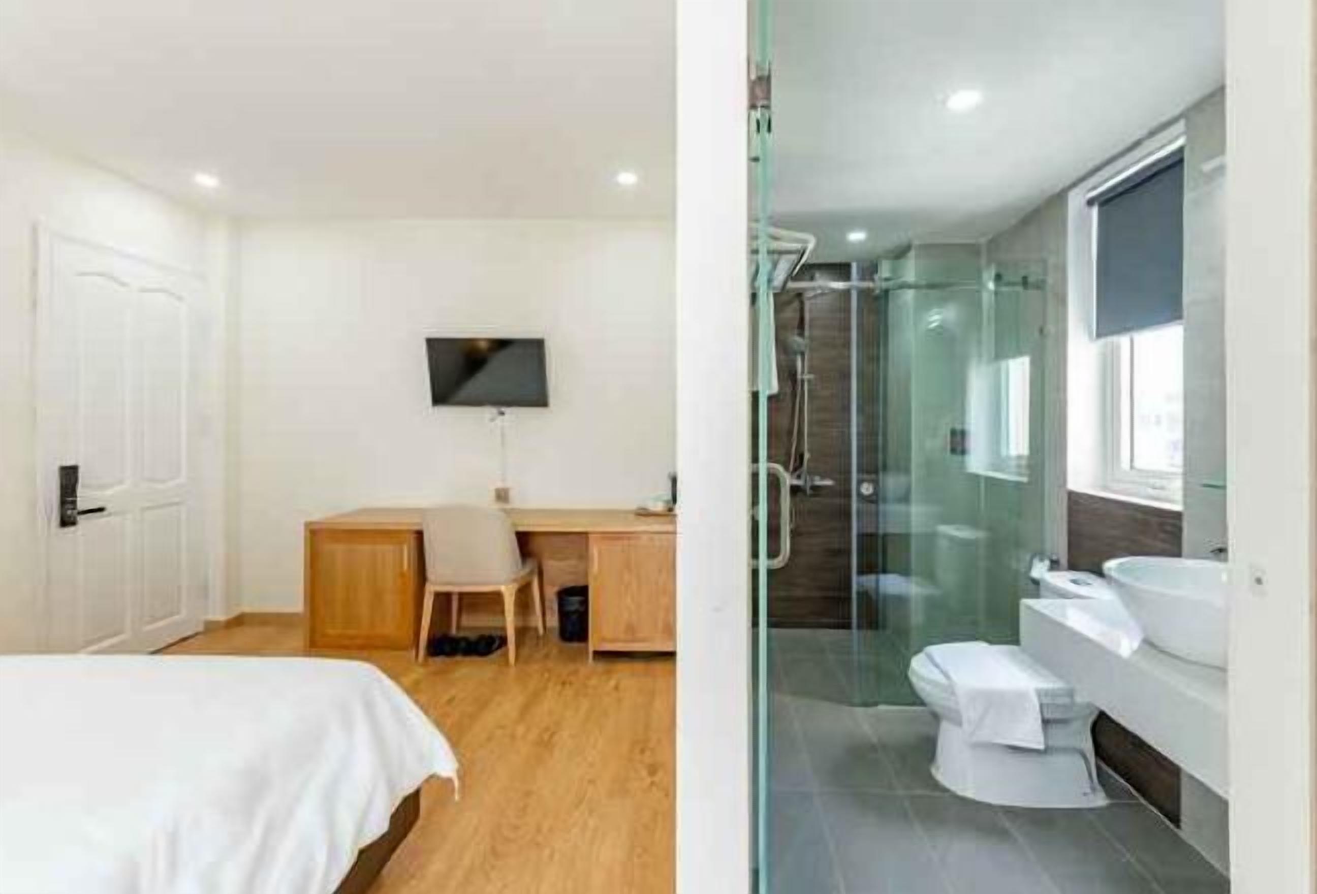 Skrivbord, strykjärn/strykbräda och gratis wi-fi