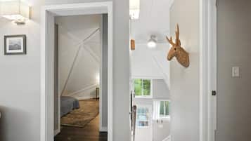 2 habitaciones, tabla de planchar con plancha, wifi y ropa de cama