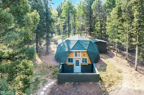 NEW! Charming Cabin w/ Scenic Views near UC Health