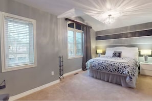 5 bedrooms, iron/ironing board, WiFi, bed sheets