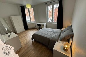 4 bedrooms, iron/ironing board, travel cot, WiFi - La Maison Lensoise, wifi, proche Bollaert, 8 pers (Lens)