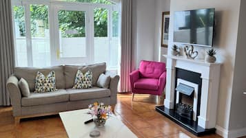 Televisie en een open haard