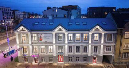 2BR open plan flat/Private gym