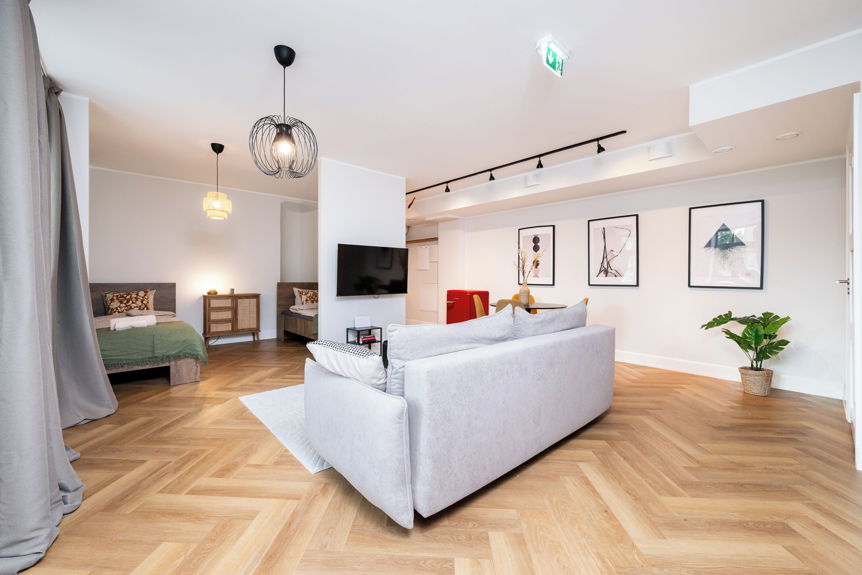 2 chambres, fer et planche à repasser, Wi-Fi, draps fournis