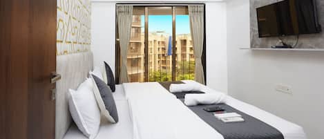 Standard Double Room | Individually decorated, individually furnished, desk, iron/ironing board