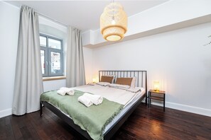 2 bedrooms, iron/ironing board, WiFi, bed sheets