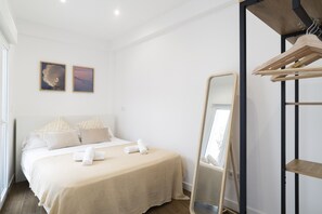 1 غرفة نوم ومكواة/لوح كي وواي فاي مجانًا وملاءات أسرّة