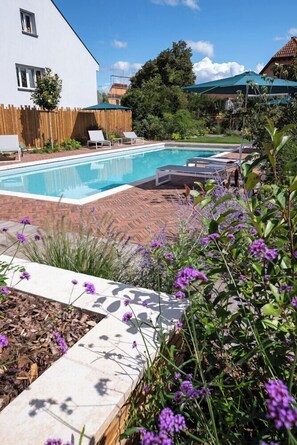 Pool - Gîte 1807 - Alsace of Yesterday & Today (Hangenbieten)