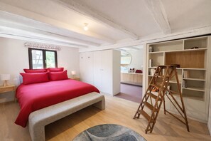 5 bedrooms, iron/ironing board, WiFi, bed sheets - Gîte 1807 - Alsace of Yesterday & Today (Hangenbieten)