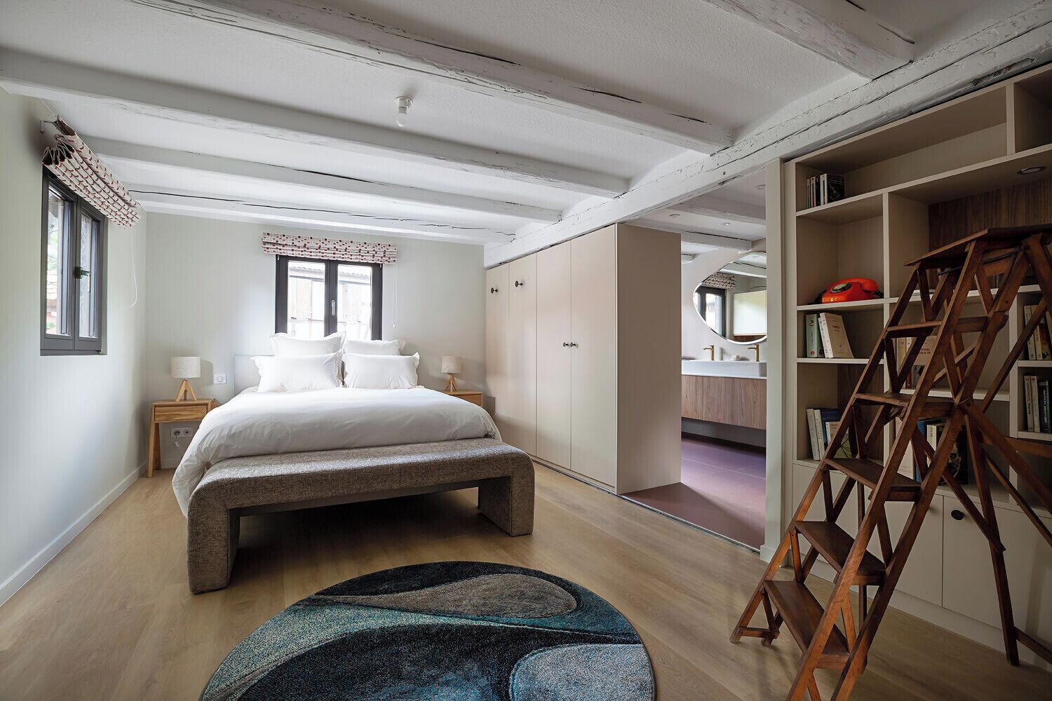 5 slaapkamers, een strijkplank/strijkijzer, wifi, beddengoed